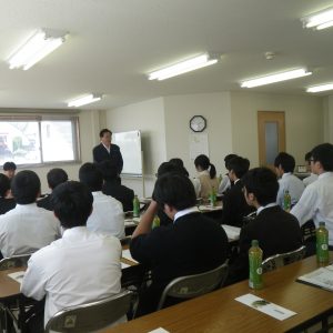 高校生向けの企業説明会を開催しました。